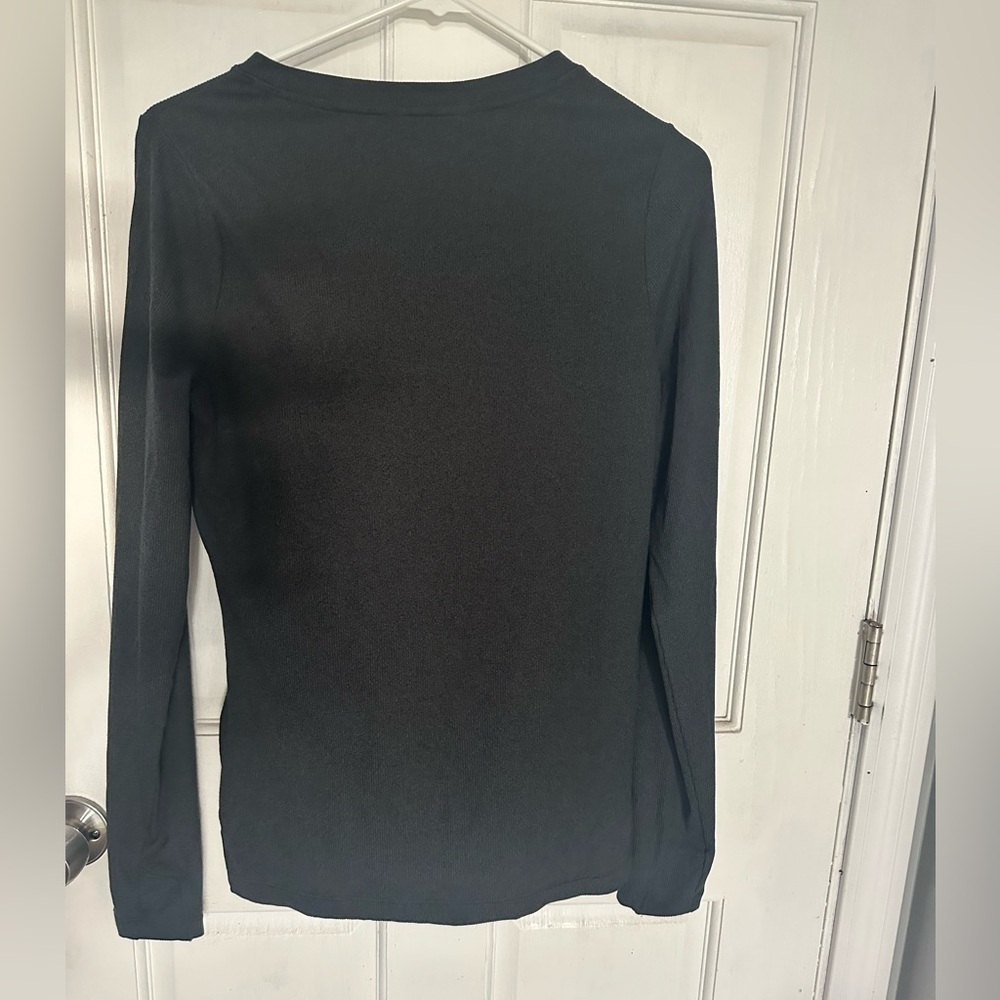 Athleta Charcoal Grey Long Sleeve V-Neck Top sz M - Picture 2 of 4